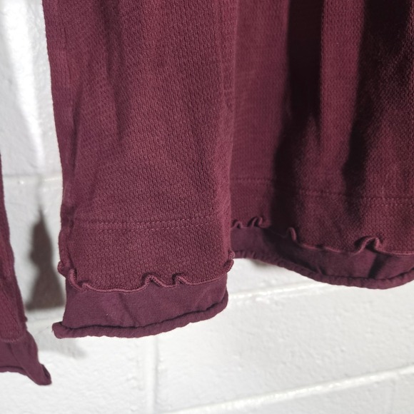 Stewart + Brown Top Medium Maroon Lace Ruffle Henley Waffle Knit Boho Minimalist - Picture 3 of 9
